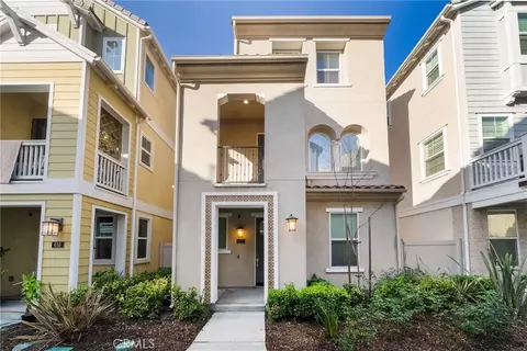 612 W Tribella Ct, Santa Ana, CA 92703