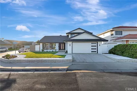 21211 Binghampton Cir, Huntington Beach, CA 92646