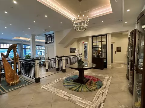 Entry Way - 352 Eucalyptus, Avalon, CA 90704 photo 2 of 2