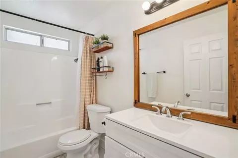 Bath - 3872 Balsa Ave, Yucca Valley, CA 92284 photo 1 of 1