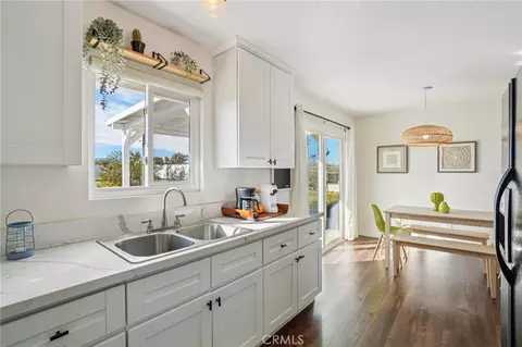 Kitchen - 3872 Balsa Ave, Yucca Valley, CA 92284 photo 2 of 4