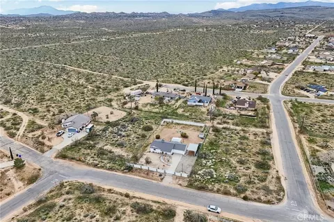 View/Area - 3872 Balsa Ave, Yucca Valley, CA 92284 photo 6 of 10