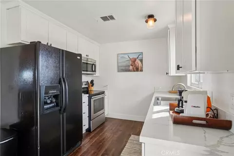 Kitchen - 3872 Balsa Ave, Yucca Valley, CA 92284 photo 1 of 4