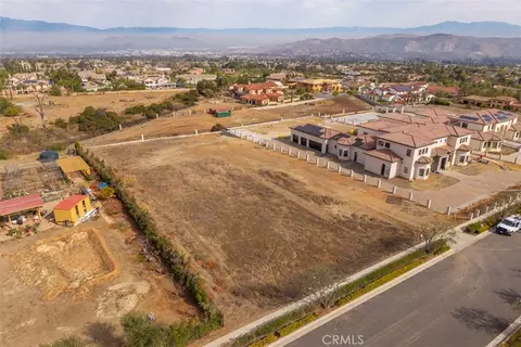 1127 Casper Cir, Corona, CA 92881 photo 4