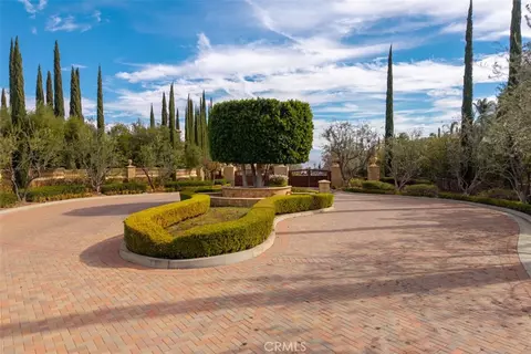 1127 Casper Cir, Corona, CA 92881 photo 2
