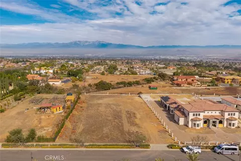 1127 Casper Cir, Corona, CA 92881 photo 5