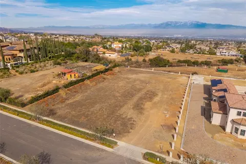 1127 Casper Cir, Corona, CA 92881 photo 6