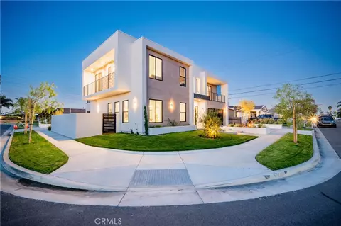 9541 Pollack Dr, Huntington Beach, CA 92646