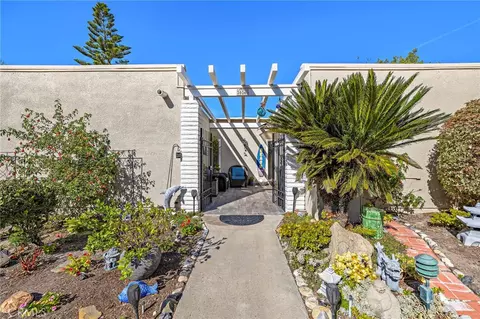 2026 Via Mariposa E #D, Laguna Woods, CA 92637
