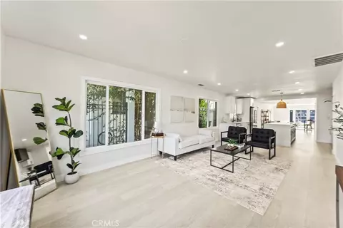 2942 S West Vw, Los Angeles, CA 90016
