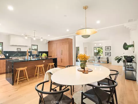 11911 Hartsook, Valley Village, CA 91607
