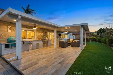 5642 Brighton Dr, Huntington Beach, CA 92649