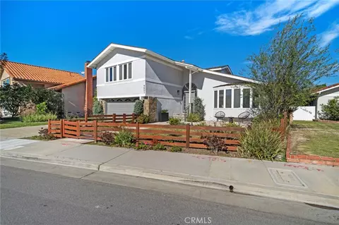 9801 Mammoth Dr, Huntington Beach, CA 92646