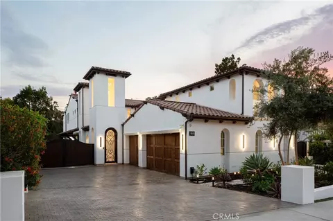 375 Santa Isabel Ave, Newport Beach, CA 92660