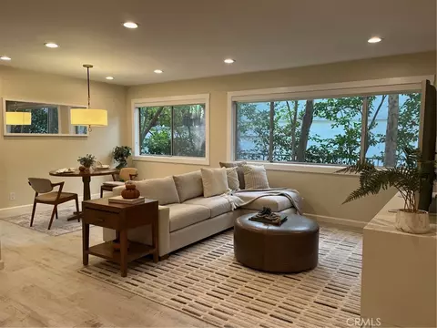 1025 N Kings Rd #105, West Hollywood, CA 90069