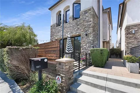 1017 Delaware St, Huntington Beach, CA 92648