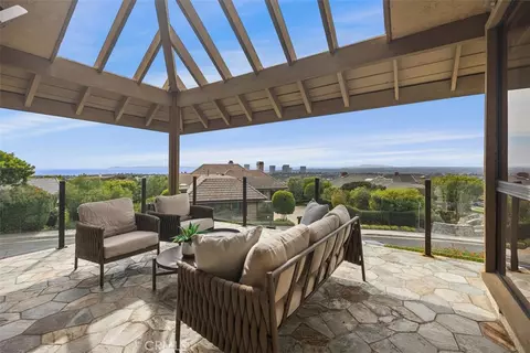 39 Harbor Rdg, Newport Beach, CA 92660