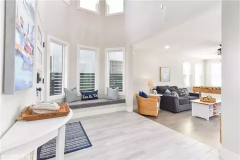 Entry Way - 16791 Bayview Dr, Huntington Beach, CA 92649 photo 6 of 13