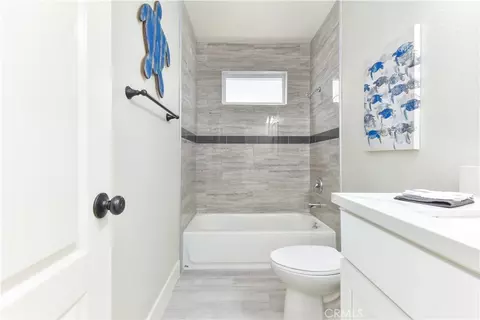 Bath - 16791 Bayview Dr, Huntington Beach, CA 92649 photo 3 of 9