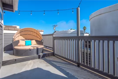 Exterior - 16791 Bayview Dr, Huntington Beach, CA 92649 photo 11 of 13