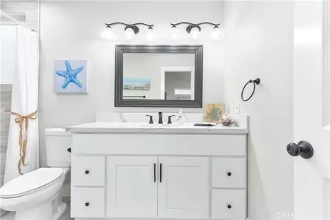 Bath - 16791 Bayview Dr, Huntington Beach, CA 92649 photo 5 of 9