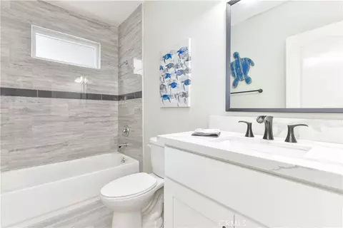 Bath - 16791 Bayview Dr, Huntington Beach, CA 92649 photo 2 of 9