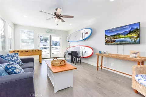 Living - 16791 Bayview Dr, Huntington Beach, CA 92649 photo 3 of 10
