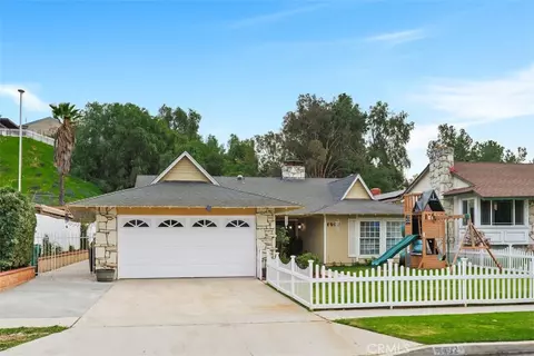1492 Del Norte Dr, Corona, CA 92879