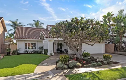 9560 La Amapola Ave, Fountain Valley, CA 92708