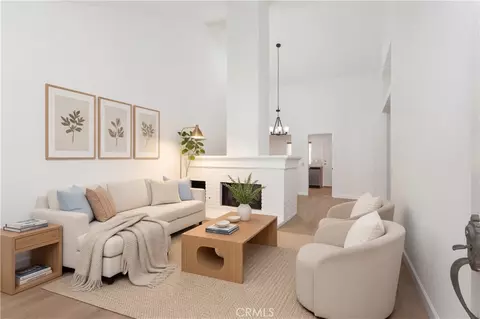17 Dartmouth, Irvine, CA 92612