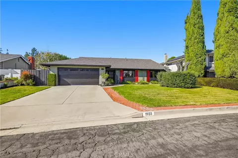 1923 Overlook Rd, Fullerton, CA 92831