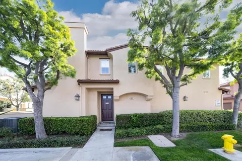 107 Sapphire #34, Irvine, CA 92602