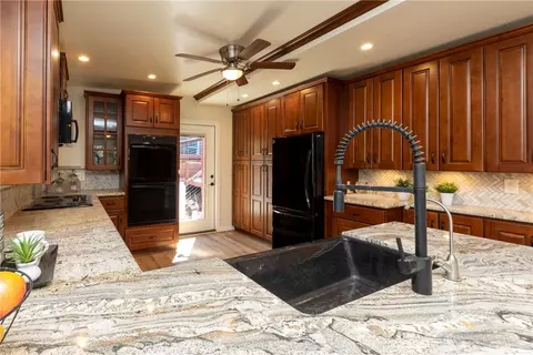 Kitchen - 28181 Hidea Way, Silverado, CA 92676 photo 2 of 3