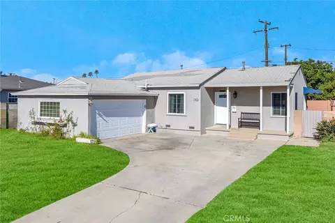 7901 Rockwell Ave, Midway City, CA 92655