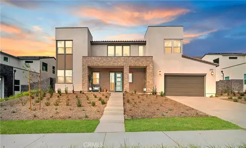 15800 Conservatory Dr, Fontana, CA 92336