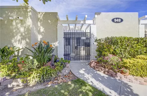 949 Calle Aragon UNIT B, Laguna Woods, CA 92637