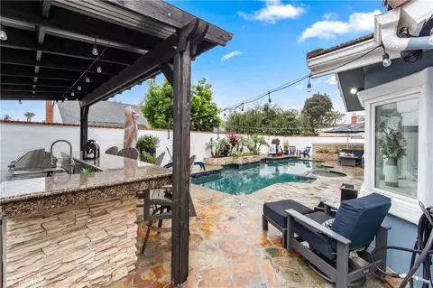 5522 Mossvale Cir, Huntington Beach, CA 92649