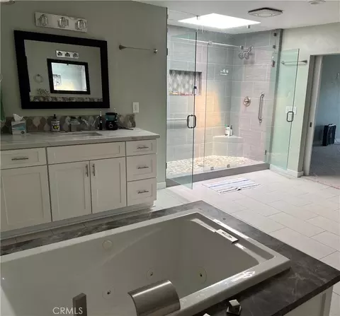 Bath - 2846 Willow Glen Dr, El Cajon, CA 92019 photo 2 of 9