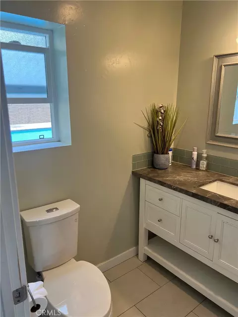 Bath - 2846 Willow Glen Dr, El Cajon, CA 92019 photo 5 of 9