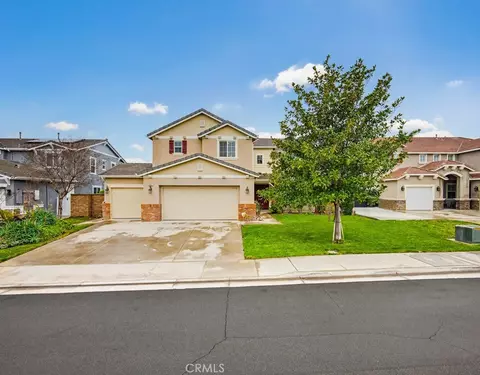 6567 Moonriver St, Eastvale, CA 91752