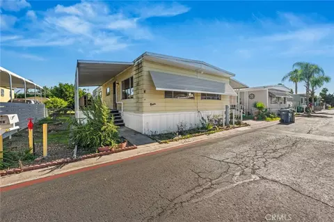 400 Greenfield Dr #18, El Cajon, CA 92021
