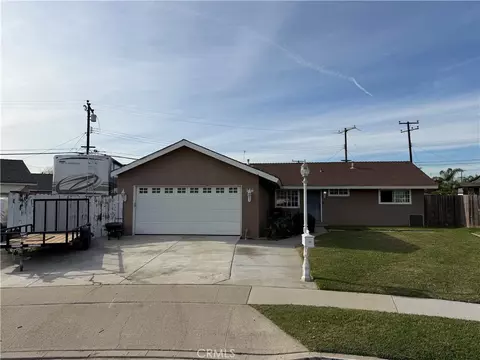 8891 Shore Cir, Huntington Beach, CA 92646