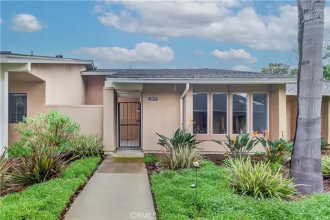 8566 Sierra #911-C, Huntington Beach, CA 92646