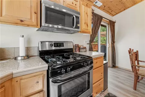 Kitchen - 446 Shady, Big Bear Lake, CA 92315 photo 3 of 3