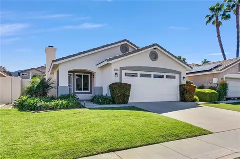 976 Miraflores Dr, Corona, CA 92882