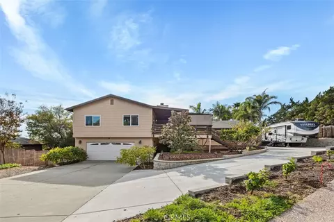 1321 Pepper Tree Ln, Vista, CA 92084