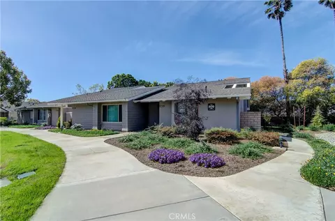 8566 Larkhall #809D, Huntington Beach, CA 92646