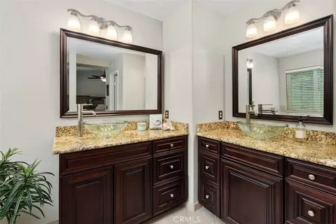 Bath - 33450 Corte Figueroa, Temecula, CA 92592 photo 2 of 4