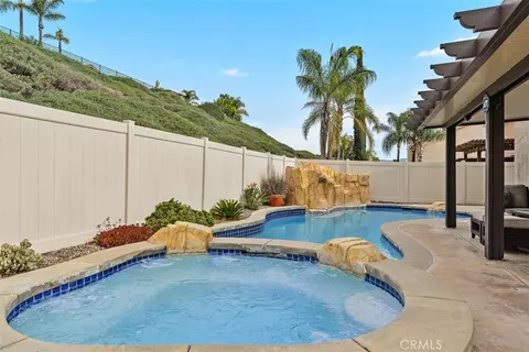 Exterior - 33450 Corte Figueroa, Temecula, CA 92592 photo 2 of 4