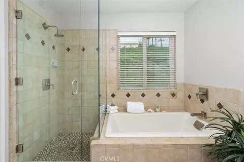 Bath - 33450 Corte Figueroa, Temecula, CA 92592 photo 3 of 4